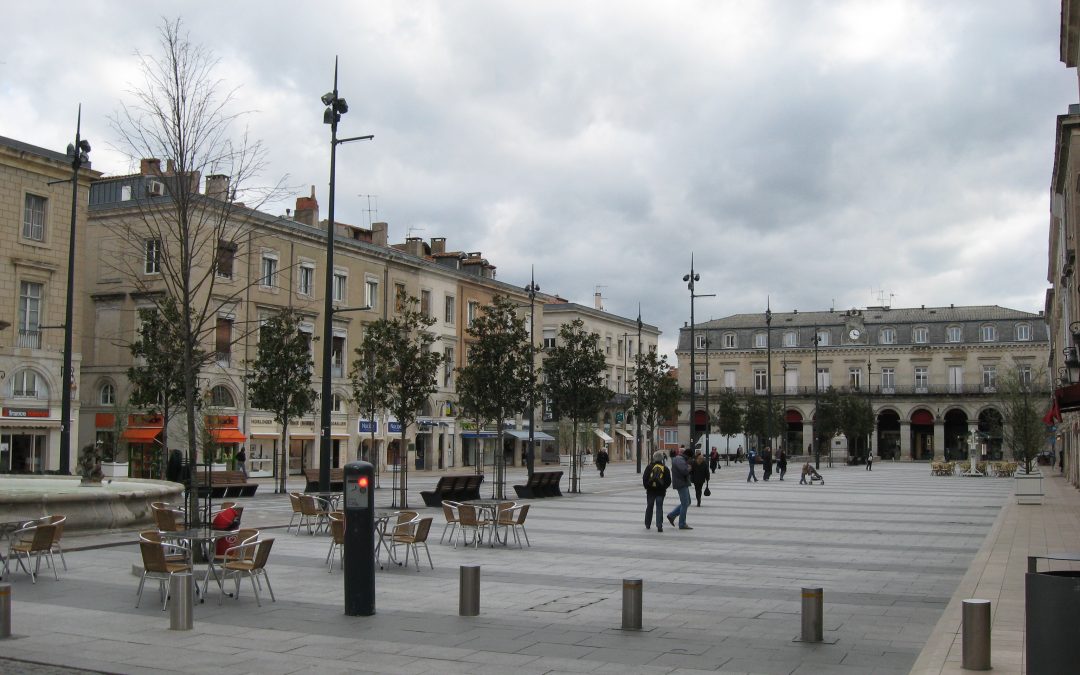 Place Jean Jaurès et Mairie – Castres (Tarn) – France