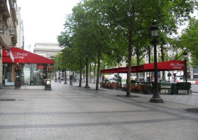 Champs Elysées, sol et trottoirs en granit