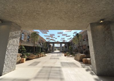 Lycée Marc Bloch, revêtement granit